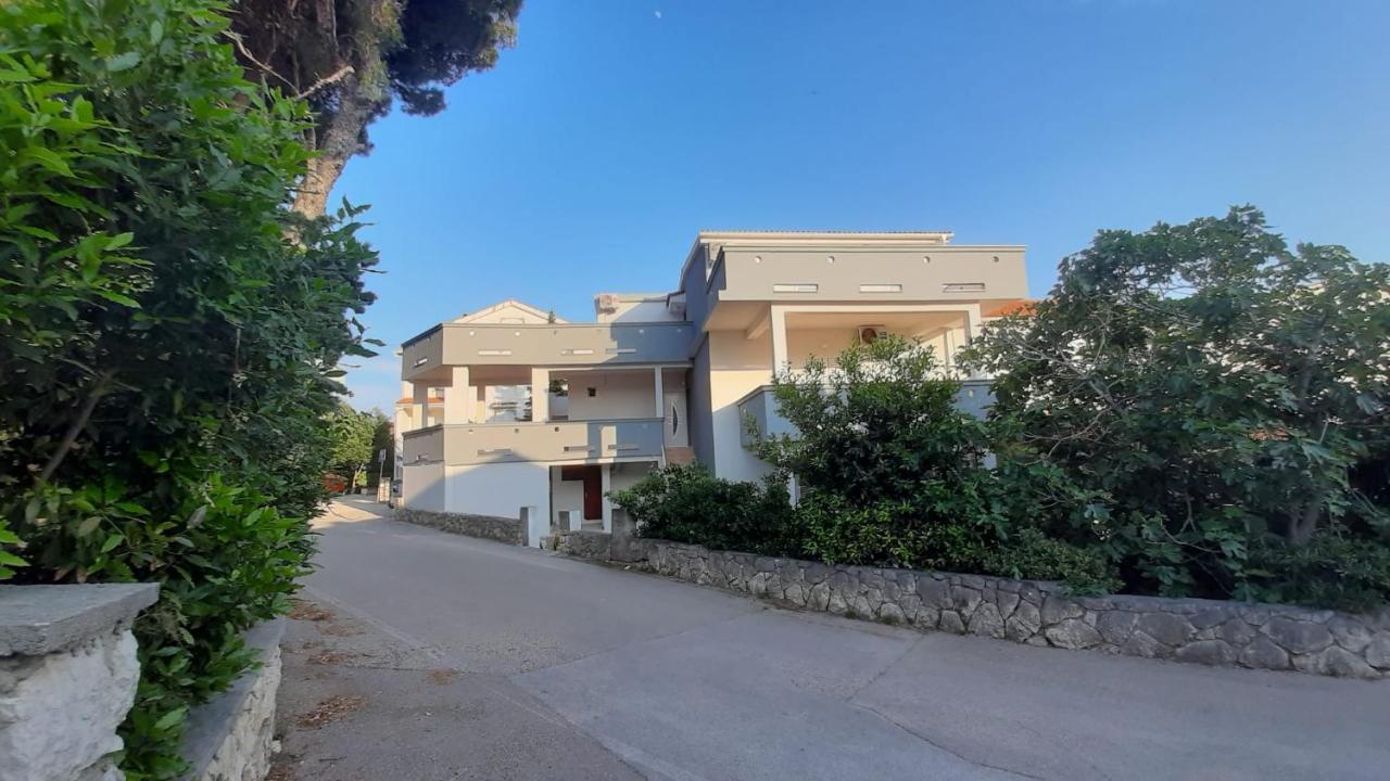 Apartment Dado